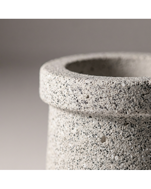 Decomini CURVIA — El Yapımı Hafif Beton Saksı